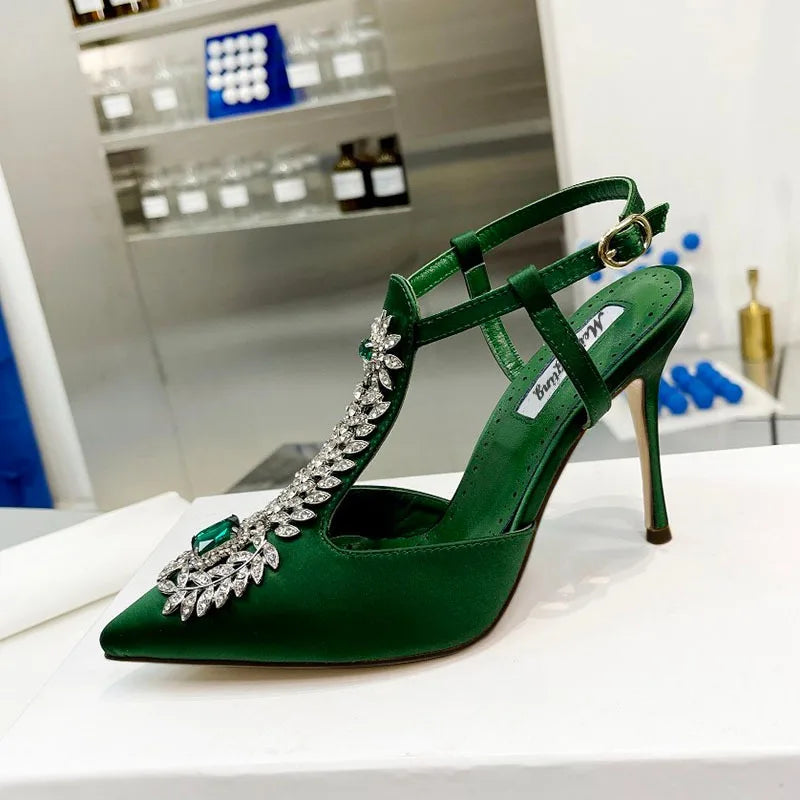 2025 luxe femmes talons hauts strass pointu mariage luxe tapis rouge
